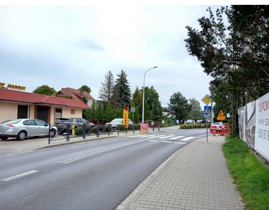 Przejście dla pieszych, wraz z azylem, przy skrzyżowaniu ulic B. Strachowskiego, K. I. Gałczyńskiego i Kurpiów 